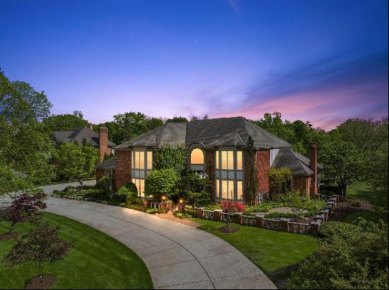 246 Charing Cross Court, Bloomfield Hills, MI, 48304, USA