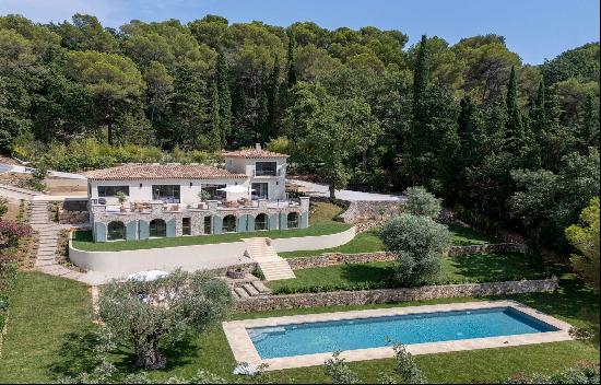 Luxurious Provencal Villa in Mougins: Serenity, Pool, and Open Views