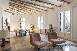 Completely renovated apartment in the heart of Eixample Derecho.