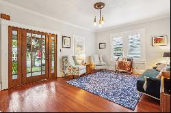 Entertainer's Dream in Winnetka Heights