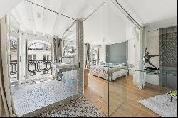 Paris 3rd. Enfants Rouges. Top-floor Duplex with Terrace