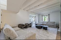 Impressive duplex penthouse with luxury renovations and terrace with views