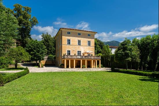 19th-Century Villa with pool in the hills of Lucca