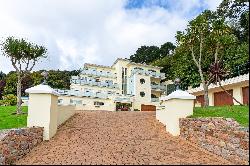 2 Bed apartment in small luxurious iconic block overlooking Anne Port Bay