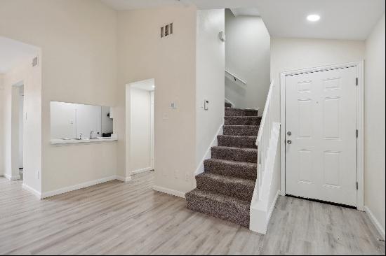 Charming Townhome, Move-In Ready Bliss