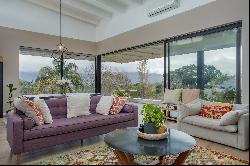 Large family home in central Paarl