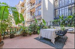 Splendid newly renovated apartment with terrace in Eixample