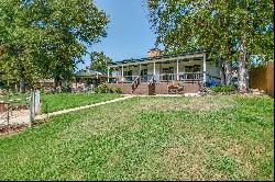 Wonderfully Remodeled Waterfront Home on Cedar Creek Lake