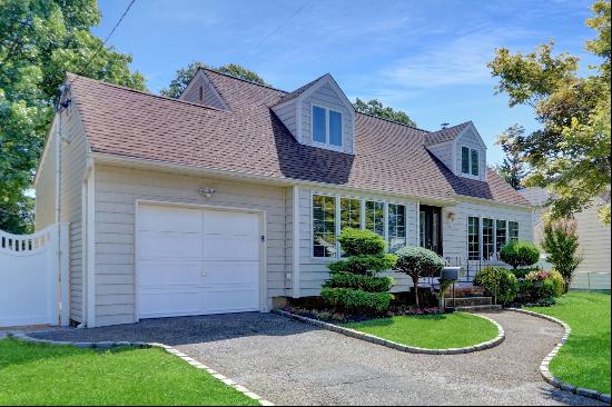 34 Frances Lane,Massapequa Park, NY, 11762