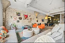 Historic Charm Meets Modern Luxury: Stunning Loft In Hastings Seeds Lofts