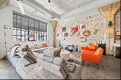 Historic Charm Meets Modern Luxury: Stunning Loft In Hastings Seeds Lofts