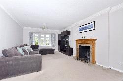 The Knoll, Cobham, Surrey, KT11 2PN