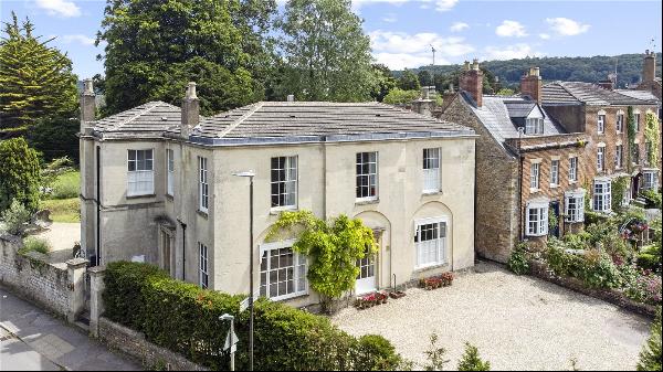 Uley Road, Dursley, Gloucestershire, GL11 4PF