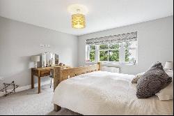 Upper Hale Road, Farnham, Surrey, GU9 0JE