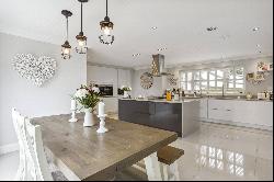 Upper Hale Road, Farnham, Surrey, GU9 0JE