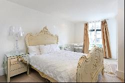 Caxton Yard, Farnham, Surrey, GU9 7GD