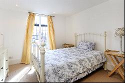 Caxton Yard, Farnham, Surrey, GU9 7GD