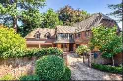 Cedar Drive, Cookham Village, Berkshire, SL6 9DZ