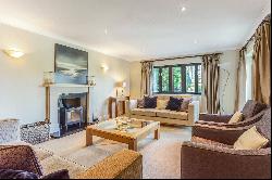 Cedar Drive, Cookham Village, Berkshire, SL6 9DZ