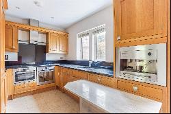 Abbey Gardens, Upper Woolhampton, Reading, Berkshire, RG7 5TZ