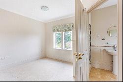 Abbey Gardens, Upper Woolhampton, Reading, Berkshire, RG7 5TZ