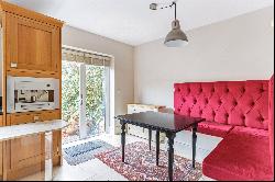 Abbey Gardens, Upper Woolhampton, Reading, Berkshire, RG7 5TZ