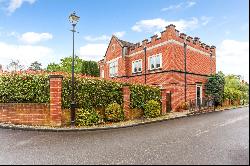 Abbey Gardens, Upper Woolhampton, Reading, Berkshire, RG7 5TZ