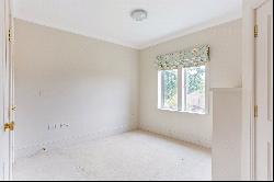 Abbey Gardens, Upper Woolhampton, Reading, Berkshire, RG7 5TZ