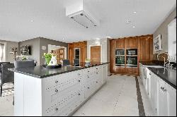 Cobbetts Hill, Weybridge, Surrey, KT13 0UB