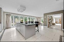 Cobbetts Hill, Weybridge, Surrey, KT13 0UB