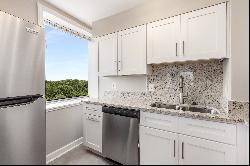 Fully Renovated 2/2 Condo Rental In Buckhead!