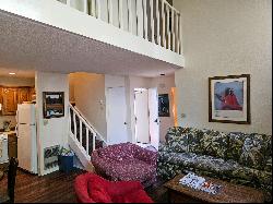 Well Cared For 3 Bed / 2 Bath In Ideal Location Close To Elkhorn Village & Pool