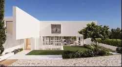 Buy a large villa with a guest house in Almancil near Vale do Lobo, Central Algarve