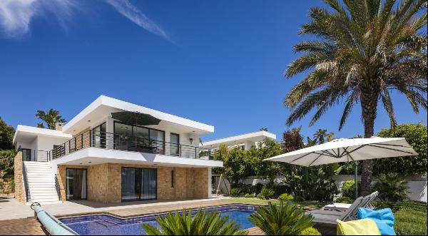 Modern and stylish villa for sale in Lagos, Porto de M&oacute;s