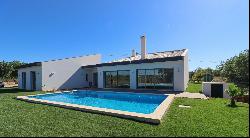 5 bedroom villa located in the outskirts of Alcantarilha, for sale near Armacao Pera beac