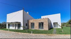 5 bedroom villa located in the outskirts of Alcantarilha, for sale near Armacao Pera beac