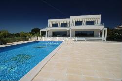 Large ocean front villa with 5 bedrooms for sale near Alvor