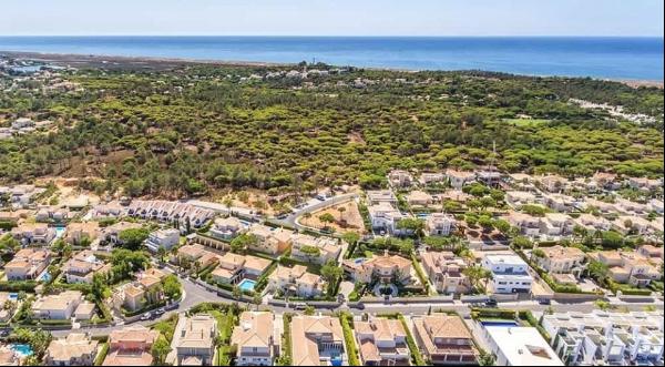 Plot in urbanization near Quinta do Lago