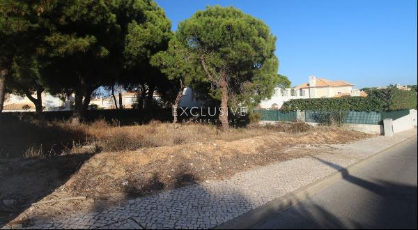 Plot in Varandas do Lago, near Quinta do Lago for sale for construction of Villa