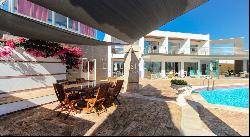 4 bedroom contemporary villa - walking distance to the beach, for sale in Porches , Algar