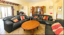 Charming Villa for sale in Carvoeiro within Walking distance to the beach, Algarve