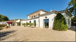 Charming Villa for sale in Carvoeiro within Walking distance to the beach, Algarve