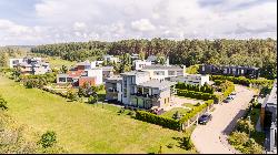 Elegant house in Jurmala, on the cost of the Lielupe River.