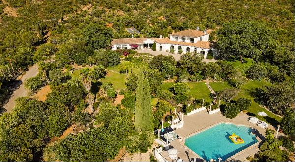 Large 3 +3 bedroom villa on large estate for sale in Tavira, Algarve