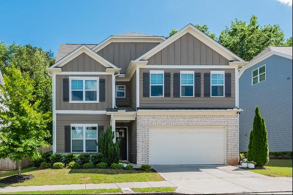 Easy City Living With This Beautiful Craftsman-Style Home!