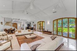 Exclusive Mougins Mouans Sartoux Villa: 5,000 sq m Estate, Pool, Tennis Court