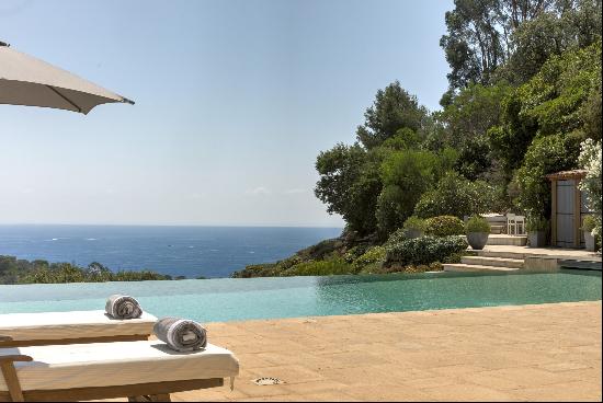 Exclusivity - Super Cannes - Villa with Panoramic Sea Views