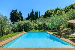 Historic villa with farmhouse and pools in Lucca