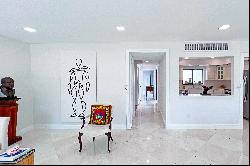 1924 Presidential Way, #2-C, West Palm Beach, FL