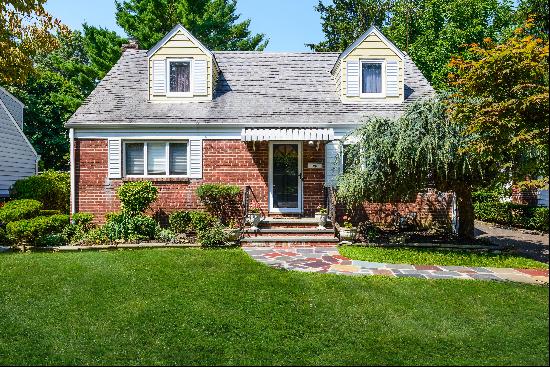 58 Middle Neck Road,Port Washington, NY, 11050